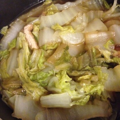 盛り付け前のお鍋ですが、大量の白菜消費に。調味料も少なく、簡単にできました！懐かしくてほっこりします